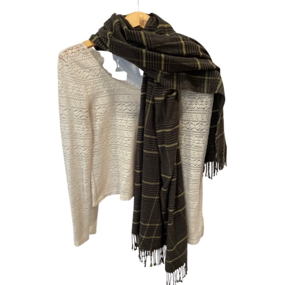 American Eagle Long Sleeve w/ Scarf - Size Medium
